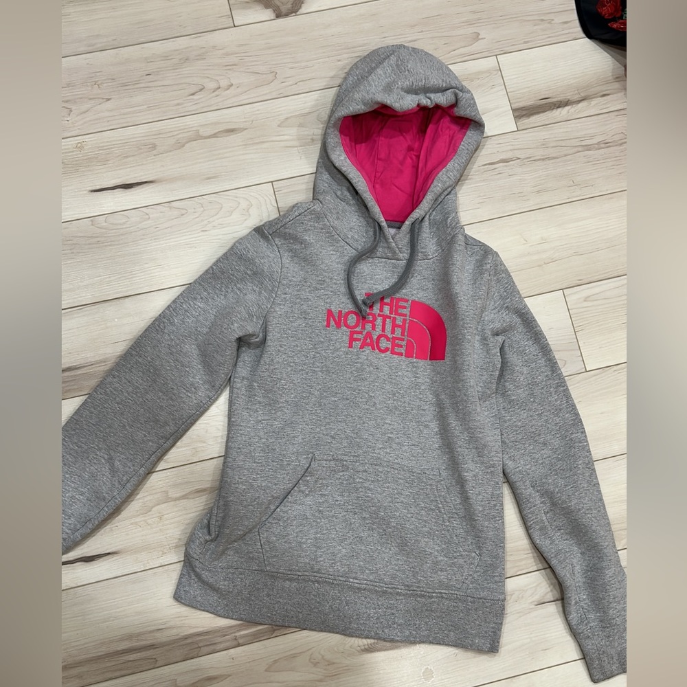 The NorthFace Women’s Small Sweatshirt